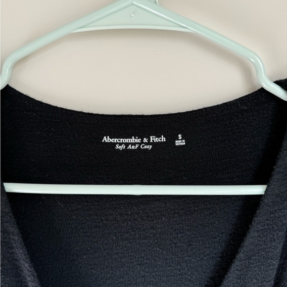 Abercrombie Black Wrap Long Sleeve - Picture 3 of 6